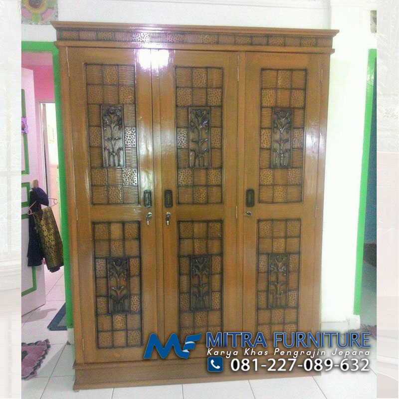 Jual Lemari  Pakaian Minimalis  Motif Batik 3 Pintu Ukiran  